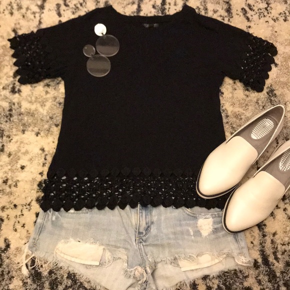 Topshop Tops - ‼️SALE‼️ Topshop Crochet Detail Tee [Size 0]